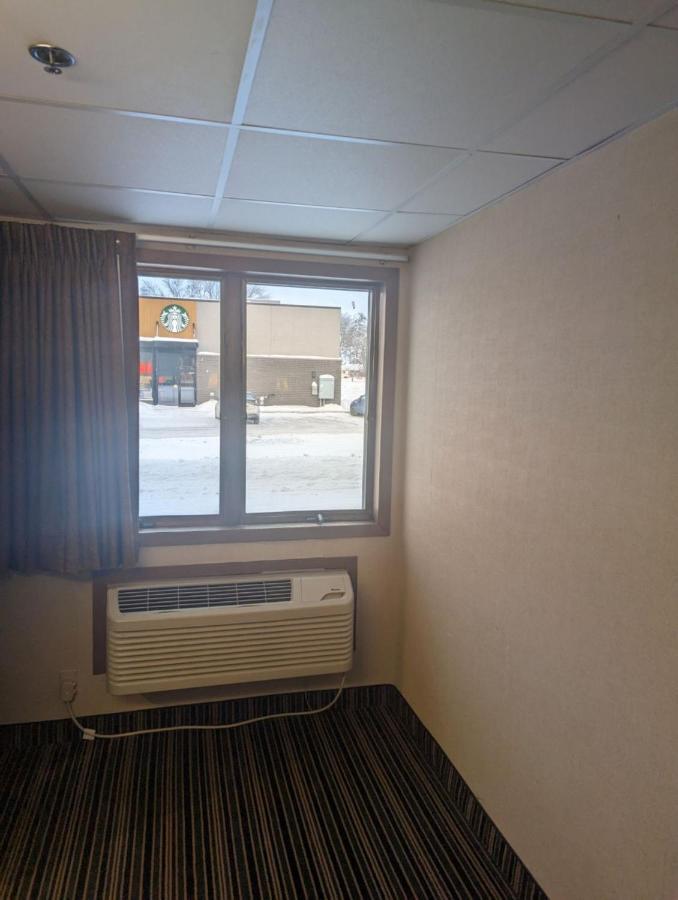 Woodfield Inn And Suites Marshfield Exterior foto